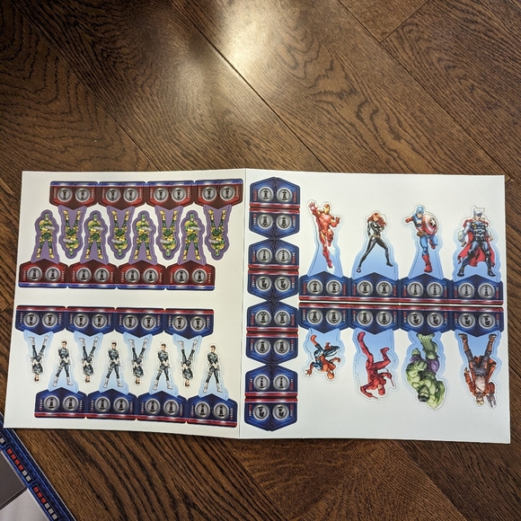 Marvel Chess Board Game - Picture 7 of 9
